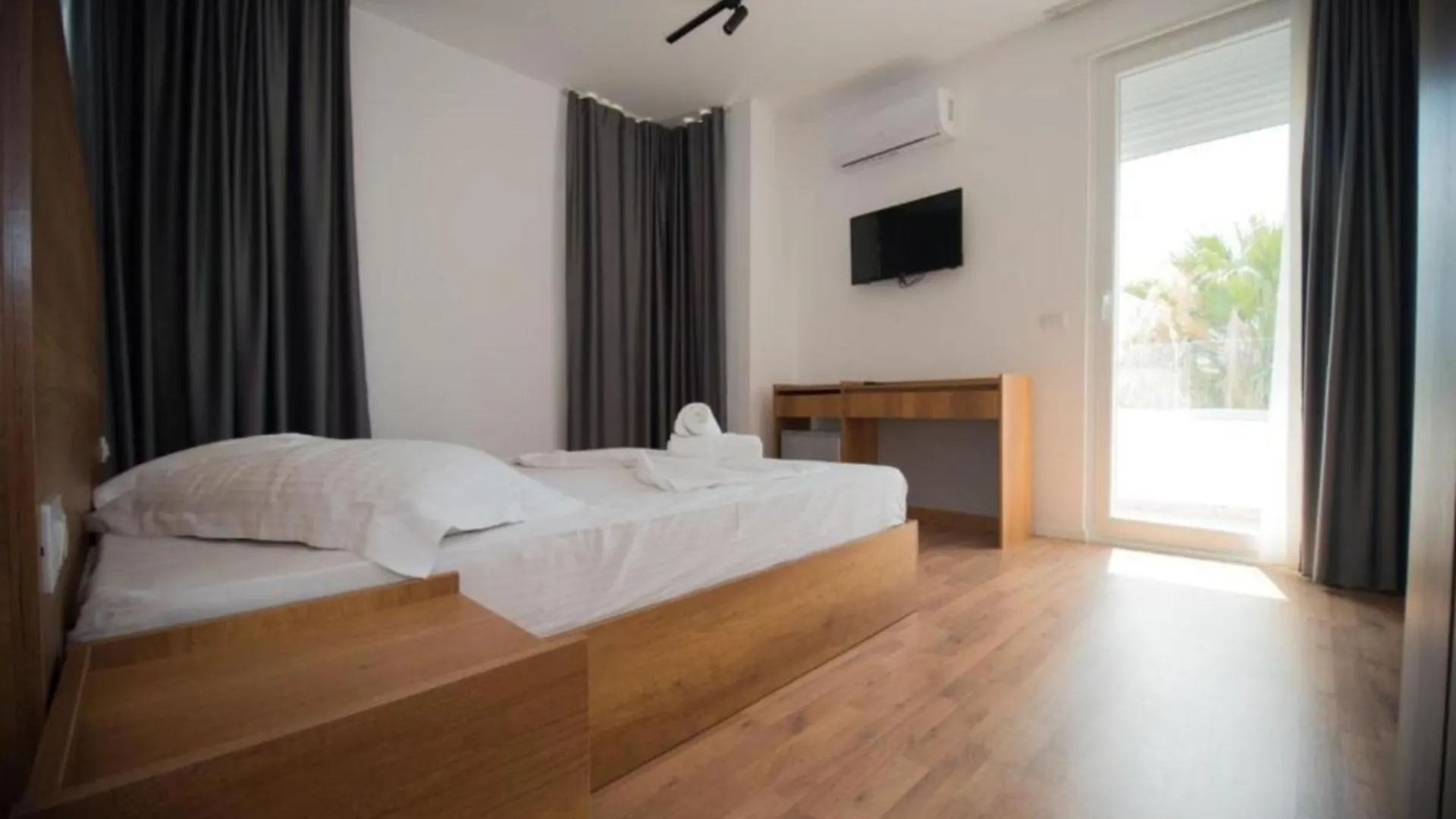 Hotel Besani Durrës 4*,  Albánie