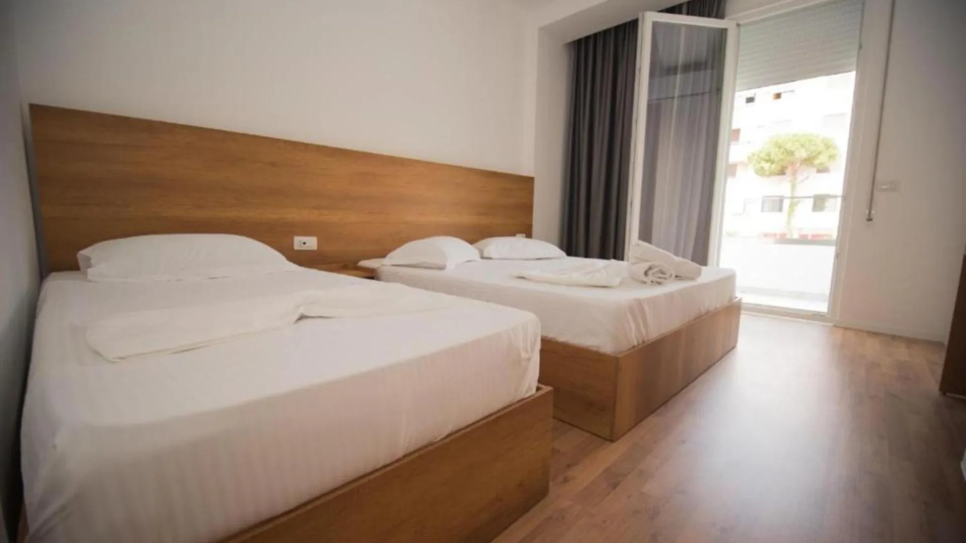 Hotel Besani Durres 4*,  Albania